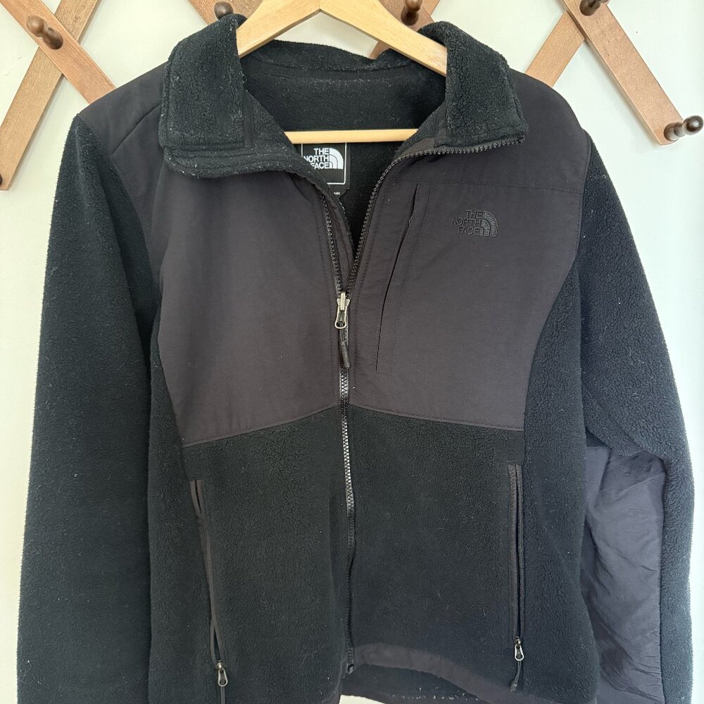 Size Medium Northface Retro Denali Jacket in Black